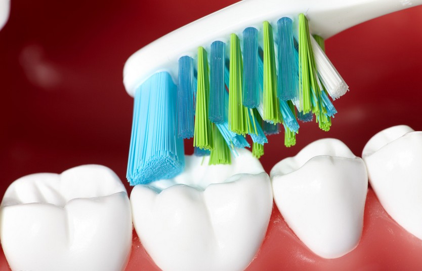 怎样刷牙是牙齿变白